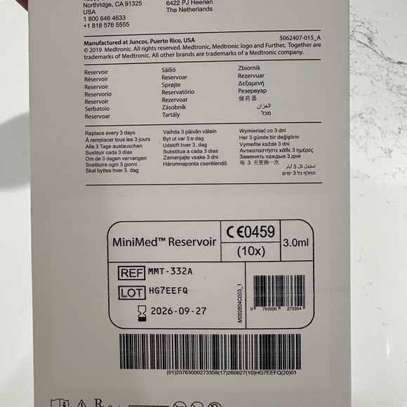 MiniMed reservoir and quick-set - Picture 2 of 4